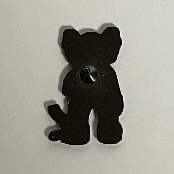 Kaws Glitter Gun Enamel Pin Hat Blue Pins Hats Hatpin New Era Cap Brooch Bag - Picture 6 of 8